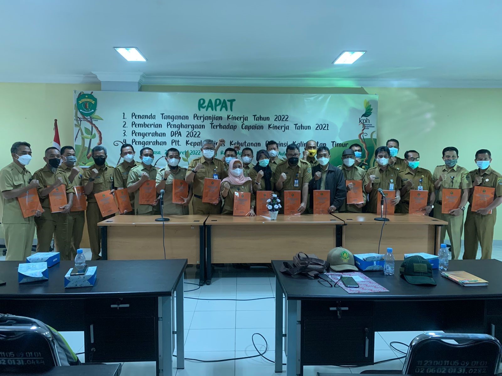 https://dishutkaltim.com/public/admin/images/gambar_berita/1648083550_Penyerahan DPA.jpeg